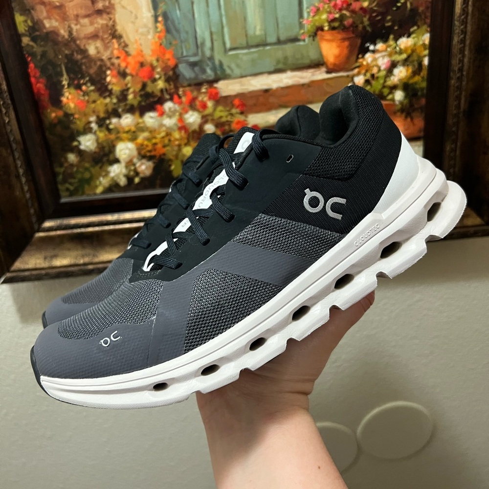 On Running Cloudrunner Eclipse Frost Men shoes - image 2